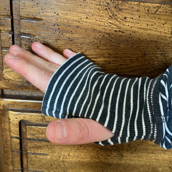 GapFit zip up hoodie - Picture 6 of 11